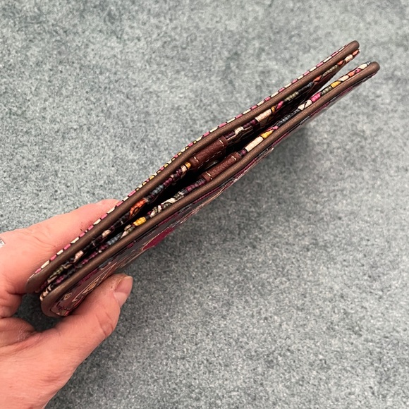 Sakroots Elephant Bifold Vegan Wallet - Picture 3 of 7